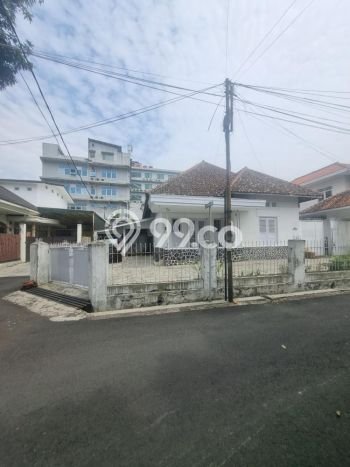 Hunian Mewah LB 250m2 Siap Pakai Desain Elegan di Riau, Bandung Hunian Mewah LB 250m2 Siap Pakai Desain Elegan di Riau, Bandung