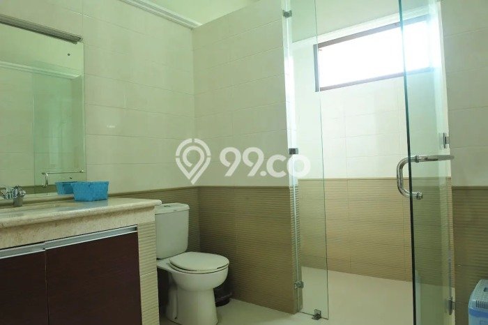 Vila Terawat di , Ukuran 608m2m², Lingkungan Asri dan aman Vila Terawat di , Ukuran 608m2m², Lingkungan Asri dan aman