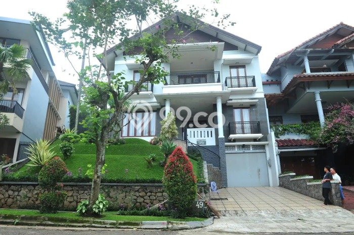 Vila Terawat di , Ukuran 608m2m², Lingkungan Asri dan aman Vila Terawat di , Ukuran 608m2m², Lingkungan Asri dan aman