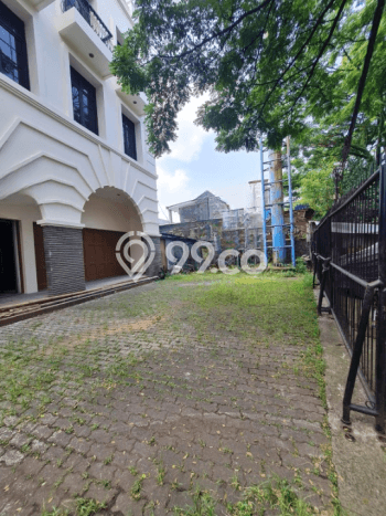 Komersial Disewa di Bandung dengan LB 300m2 Area Komersial Ramai Komersial Disewa di Bandung dengan LB 300m2 Area Komersial Ramai