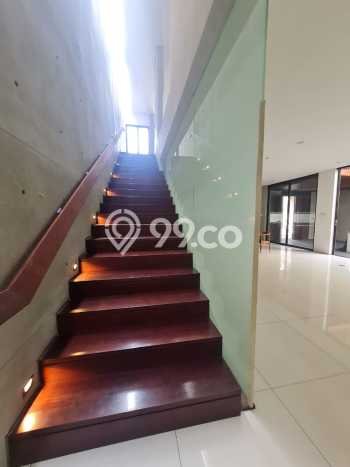 Hunian Impian Modern! Rumah 2 Lantai area , Bandung, LT 269m2m² Bangunan 450m2m² Hunian Impian Modern! Rumah 2 Lantai area , Bandung, LT 269m2m² Bangunan 450m2m²