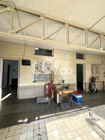 Hunian Modern Untuk Disewakan di Riau Bandung 8 KT & 3 KM Hunian Modern Untuk Disewakan di Riau Bandung 8 KT & 3 KM