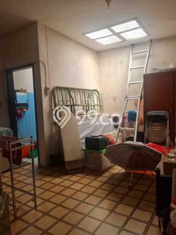 Dijual Hunian Rumah Nyaman 5 Kamar di Gatot Subroto, Bandung Dijual Hunian Rumah Nyaman 5 Kamar di Gatot Subroto, Bandung