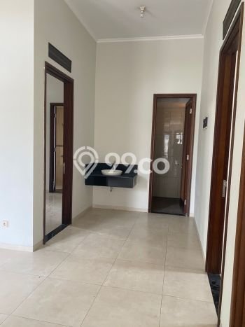 Jarang Ada! Rumah Sewa 4 Kamar Bagus Siap Huni Kota Baru Parahyangan Jarang Ada! Rumah Sewa 4 Kamar Bagus Siap Huni Kota Baru Parahyangan