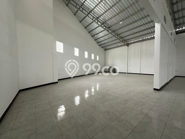 Gudang Kawasan Soreang, Luas 800m2m², Jalan Utama, Lokasi Ramai Gudang Kawasan Soreang, Luas 800m2m², Jalan Utama, Lokasi Ramai