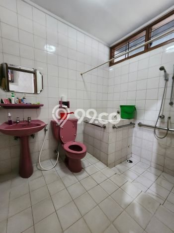Siap Huni Rumah Mewah 3 Kamar di Bandung Kota Dekat ke Mana Pun Siap Huni Rumah Mewah 3 Kamar di Bandung Kota Dekat ke Mana Pun