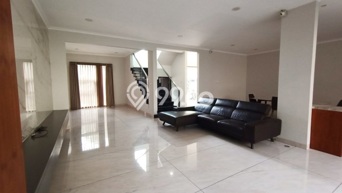 Rumah Mewah Dijual LT 375m2 di Batununggal, Bandung Rumah Mewah Dijual LT 375m2 di Batununggal, Bandung