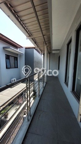 Rumah Mewah LB 320m2 Siap Pakai Desain Elegan di sudirman, Bandung Rumah Mewah LB 320m2 Siap Pakai Desain Elegan di sudirman, Bandung