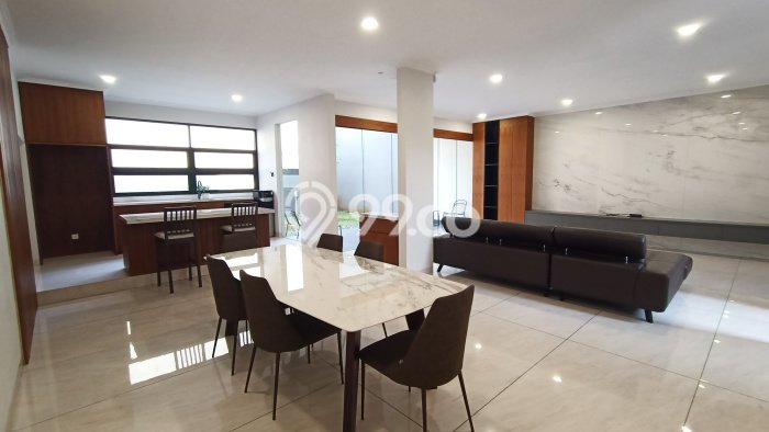 Rumah Mewah Dijual LT 375m2 di Batununggal, Bandung Rumah Mewah Dijual LT 375m2 di Batununggal, Bandung