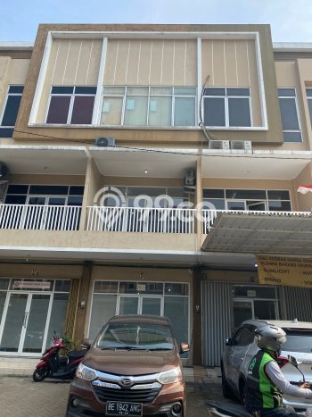 HARGA SPESIAL! Ruko di , Luas 180m2m², Jalan Utama HARGA SPESIAL! Ruko di , Luas 180m2m², Jalan Utama