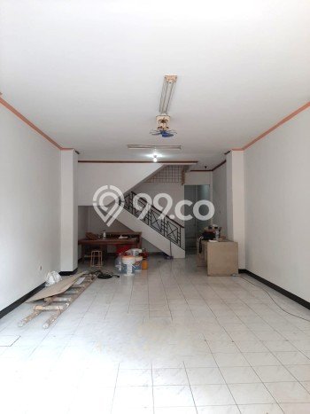 Ruko Dijual di Prime Area Jakarta Barat Luas 237m2 Ruko Dijual di Prime Area Jakarta Barat Luas 237m2