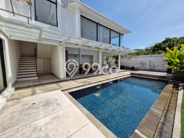 Vila di , Luas 240m2m², Area Nyaman Vila di , Luas 240m2m², Area Nyaman