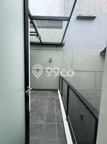 Disewakan! Rumah 3 Kamar Tidur &
3 Kamar Mandi di Bintaro, Tangerang Selatan Disewakan! Rumah 3 Kamar Tidur &
3 Kamar Mandi di Bintaro, Tangerang Selatan