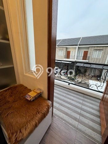 Rumah Luas Asri 3 KT Siap Pakai di Bintaro Tangerang Selatan Rumah Luas Asri 3 KT Siap Pakai di Bintaro Tangerang Selatan