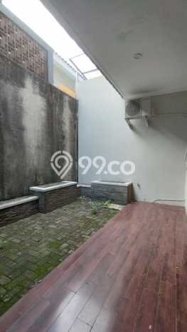 Hunian Mewah LB 235m2 Siap Huni Desain Elegan di Bintaro, Tangerang Selatan Hunian Mewah LB 235m2 Siap Huni Desain Elegan di Bintaro, Tangerang Selatan
