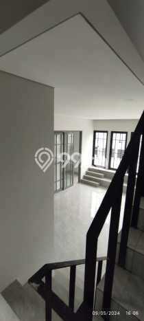 Hunian Mewah Dijual LT 120m2 di BSD, Tangerang Selatan Hunian Mewah Dijual LT 120m2 di BSD, Tangerang Selatan