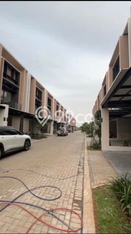 Dijual Rumah Premium dengan Fasilitas Sekitar Lengkap di BSD, Tangerang Selatan Dijual Rumah Premium dengan Fasilitas Sekitar Lengkap di BSD, Tangerang Selatan