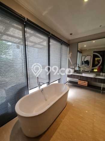 Hunian Strategis 4 KT LB 318m2 Kondisi Bagus di Gading Serpong Hunian Strategis 4 KT LB 318m2 Kondisi Bagus di Gading Serpong
