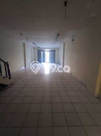 Ruko Disewa di Jakarta Barat dengan LB 170m2 Area Komersial Ramai Ruko Disewa di Jakarta Barat dengan LB 170m2 Area Komersial Ramai