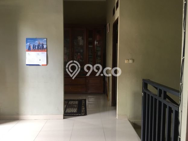 Rumah Strategis Modern Lb 245m2 di Ciputat, Tangerang Selatan Rumah Strategis Modern Lb 245m2 di Ciputat, Tangerang Selatan