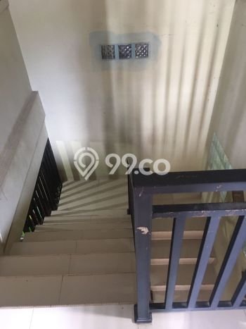 Rumah Strategis Modern Lb 245m2 di Ciputat, Tangerang Selatan Rumah Strategis Modern Lb 245m2 di Ciputat, Tangerang Selatan