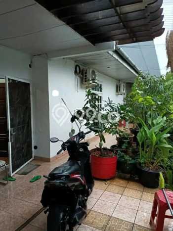 Hunian Mewah Dijual LT 240m2 di Kebon Jeruk, Jakarta Barat Hunian Mewah Dijual LT 240m2 di Kebon Jeruk, Jakarta Barat