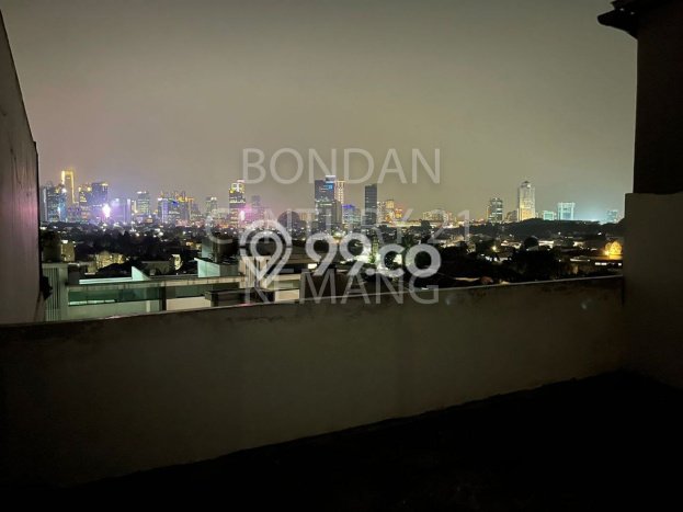 Disewakan Ruko di Kawasan Ramai Mampang Luas 240m2 Disewakan Ruko di Kawasan Ramai Mampang Luas 240m2