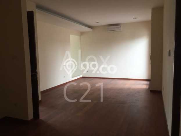 Ready to Use! Luxury House LT 230m2 Desain Elegan di Senopati Ready to Use! Luxury House LT 230m2 Desain Elegan di Senopati