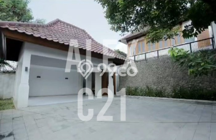 Rumah Luxury Modern Tanpa Renovasi di Pejaten Jakarta Selatan Rumah Luxury Modern Tanpa Renovasi di Pejaten Jakarta Selatan