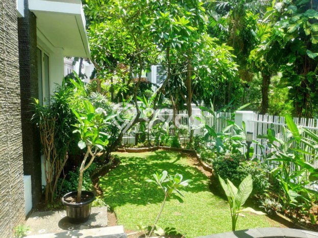 Hunian Bagus Disewakan di Pondok Indah, Jakarta Selatan LT 589m2, LB 360m2 Hunian Bagus Disewakan di Pondok Indah, Jakarta Selatan LT 589m2, LB 360m2