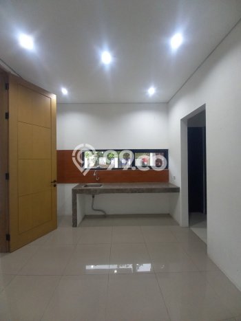 Rumah Elit Modern Tanpa Renovasi di Pondok Indah Jakarta Selatan Rumah Elit Modern Tanpa Renovasi di Pondok Indah Jakarta Selatan
