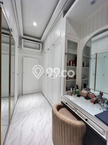 Rumah Elit Modern Tanpa Renovasi di Angke Jakarta Barat Rumah Elit Modern Tanpa Renovasi di Angke Jakarta Barat