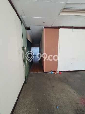 Kantor Disewa di Jakarta Selatan dengan LB 328m2 Area Komersial Ramai Kantor Disewa di Jakarta Selatan dengan LB 328m2 Area Komersial Ramai
