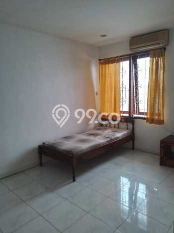 Disewakan Rumah Harga Terjangkau di Kemang Jakarta Selatan dengan 4 Kamar Tidur Disewakan Rumah Harga Terjangkau di Kemang Jakarta Selatan dengan 4 Kamar Tidur