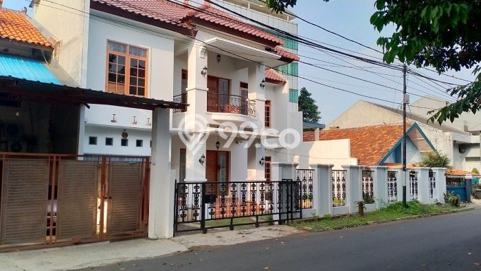 Ready to Use! Premium House LT 390m2 Desain Modern di Kalibata Ready to Use! Premium House LT 390m2 Desain Modern di Kalibata