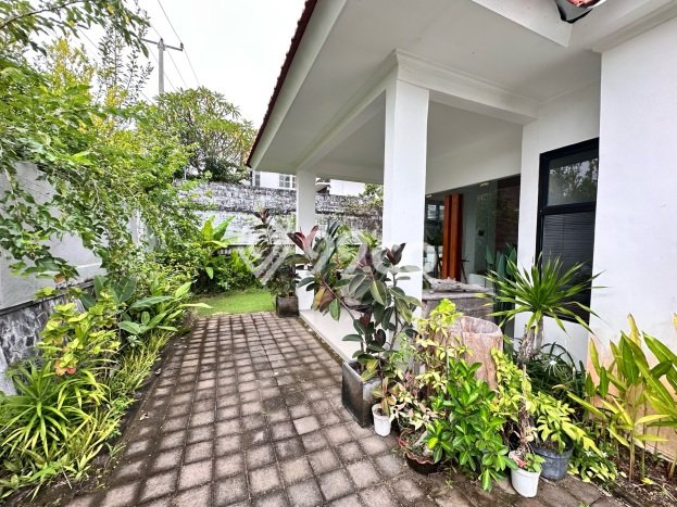 Disewakan! Rumah 2 Kamar Tidur &
2 Kamar Mandi di Nusa Dua, Badung Disewakan! Rumah 2 Kamar Tidur &
2 Kamar Mandi di Nusa Dua, Badung