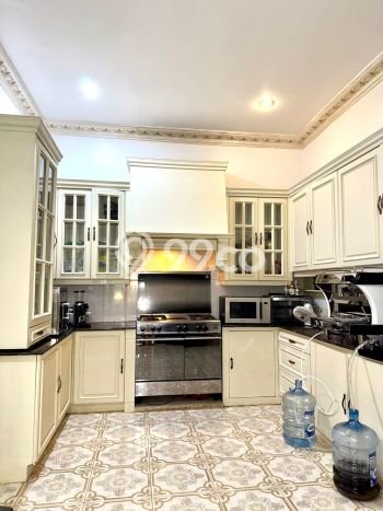 Disewakan! Rumah 4 Kamar Tidur &
6 Kamar Mandi di Ciganjur, Jakarta Selatan Disewakan! Rumah 4 Kamar Tidur &
6 Kamar Mandi di Ciganjur, Jakarta Selatan