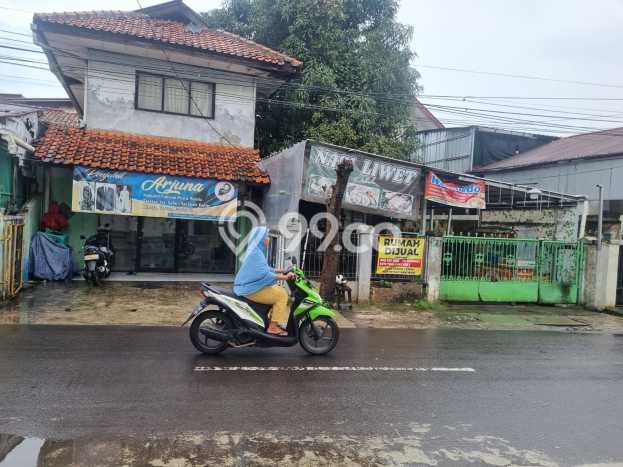 Siap Huni Rumah Mewah 5 Kamar di Pasar Rebo Dekat ke Mana Pun Siap Huni Rumah Mewah 5 Kamar di Pasar Rebo Dekat ke Mana Pun