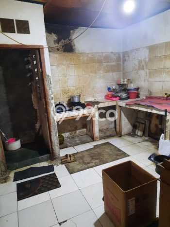 For Sale Rumah 4 Kamar Lokasi Strategis Nyaman dan Strategis di Senen For Sale Rumah 4 Kamar Lokasi Strategis Nyaman dan Strategis di Senen