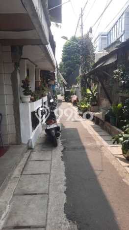 For Sale Rumah 4 Kamar Lokasi Strategis Nyaman dan Strategis di Senen For Sale Rumah 4 Kamar Lokasi Strategis Nyaman dan Strategis di Senen
