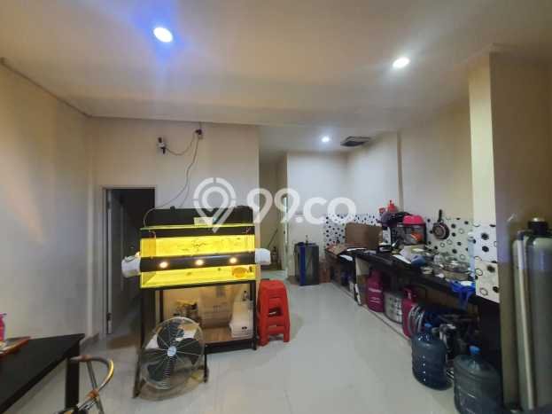 Dijual Rumah Eksklusif 2 KT di Taman Surya, Jakarta Barat Dijual Rumah Eksklusif 2 KT di Taman Surya, Jakarta Barat