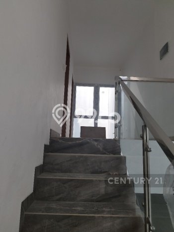 For Sale! Luxury House LT 87m2 Desain Modern di Taman Surya For Sale! Luxury House LT 87m2 Desain Modern di Taman Surya