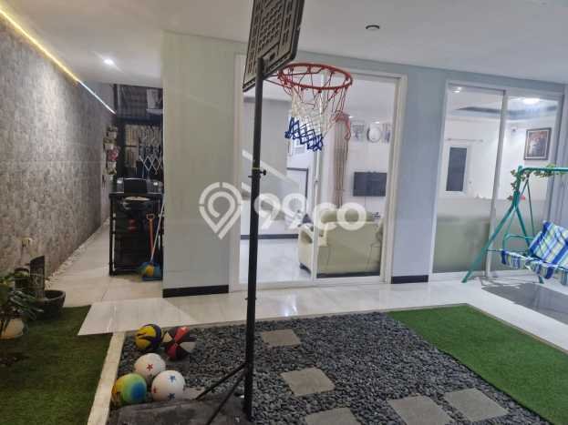 Rumah Elit Modern Tanpa Renovasi di Taman Palem Jakarta Barat Rumah Elit Modern Tanpa Renovasi di Taman Palem Jakarta Barat