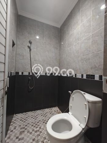 For Sale! Luxury House LT 160m2 Desain Modern di Citra Garden For Sale! Luxury House LT 160m2 Desain Modern di Citra Garden