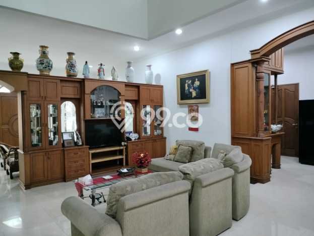 Dijual Rumah Luas Elegan Dengan View Cantik di Taman Palem, Jakarta Barat Dijual Rumah Luas Elegan Dengan View Cantik di Taman Palem, Jakarta Barat