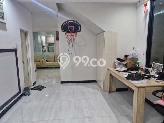 Rumah Elit Modern Tanpa Renovasi di Taman Palem Jakarta Barat Rumah Elit Modern Tanpa Renovasi di Taman Palem Jakarta Barat