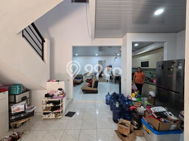 Dijual Rumah Eksklusif 4 KT di Taman Surya, Jakarta Barat Dijual Rumah Eksklusif 4 KT di Taman Surya, Jakarta Barat