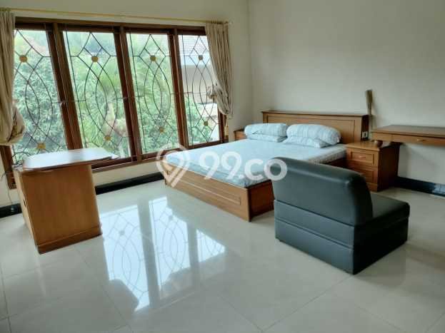 Dijual Rumah Luas Elegan Dengan View Cantik di Taman Palem, Jakarta Barat Dijual Rumah Luas Elegan Dengan View Cantik di Taman Palem, Jakarta Barat