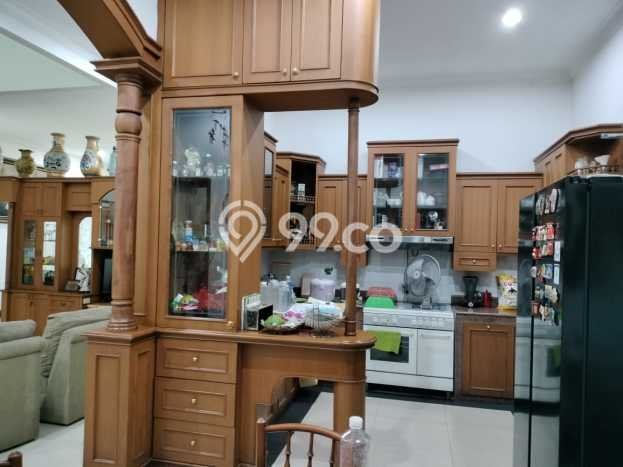 Dijual Rumah Luas Elegan Dengan View Cantik di Taman Palem, Jakarta Barat Dijual Rumah Luas Elegan Dengan View Cantik di Taman Palem, Jakarta Barat