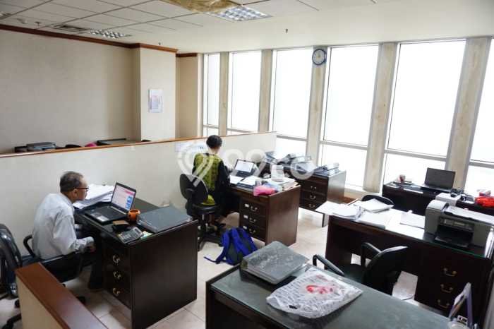 Kantor Disewa di Jakarta Selatan dengan LB 225m2 Area Komersial Ramai Kantor Disewa di Jakarta Selatan dengan LB 225m2 Area Komersial Ramai
